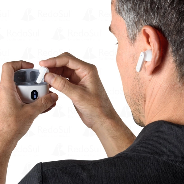Fones de ouvido wireless personalizado produzido em ABS reciclado e autonomia de 4 horas Fones de ouvido wireless personalizado produzido em ABS reciclado e autonomia de 4 horas